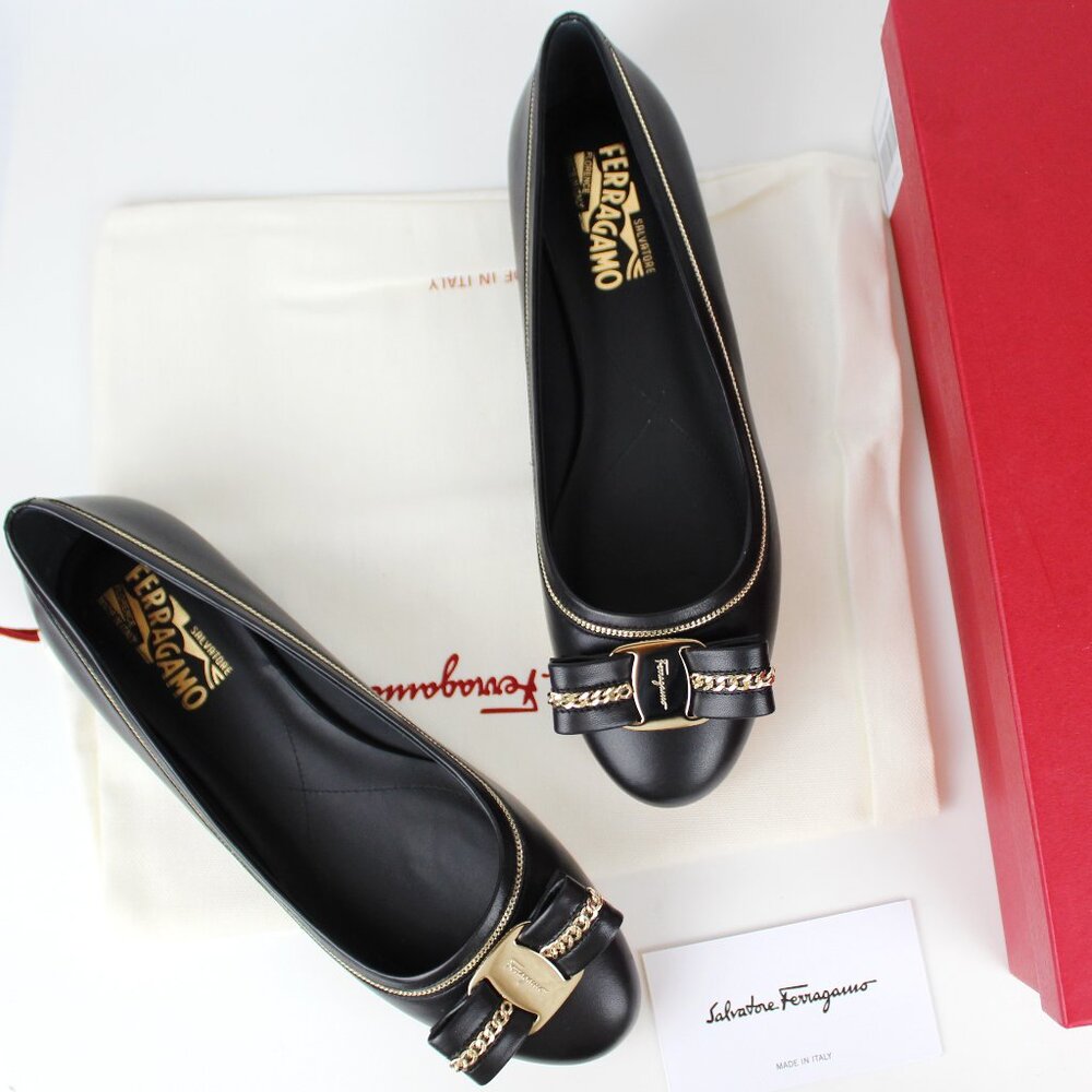 New Salvatore Ferragamo Varina Flats Shoes, Black, US 7B